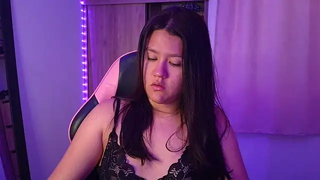 Oliviawatson1 online show from May 24, 12:16 pm