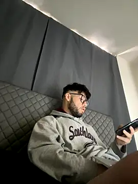 Snapshot of stalinhernandez chatting on October 31, 3:30 pm stalinhernandez online show from October 31, 3:30 pm