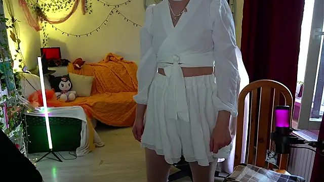 Snapshot of Sova173 chatting on September 10, 2:16 pm Sova173 online show from September 10, 2:16 pm