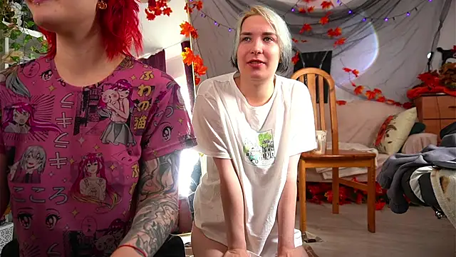 Snapshot of Sova173 chatting on October 4, 9:22 am Sova173 online show from October 4, 9:22 am