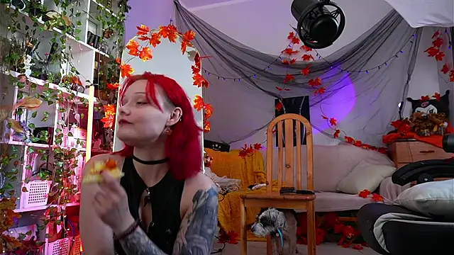 Snapshot of Sova173 chatting on October 7, 11:33 am Sova173 online show from October 7, 11:33 am