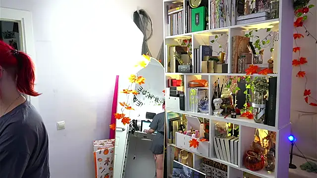 Snapshot of Sova173 chatting on November 4, 1:37 pm Sova173 online show from November 4, 1:37 pm