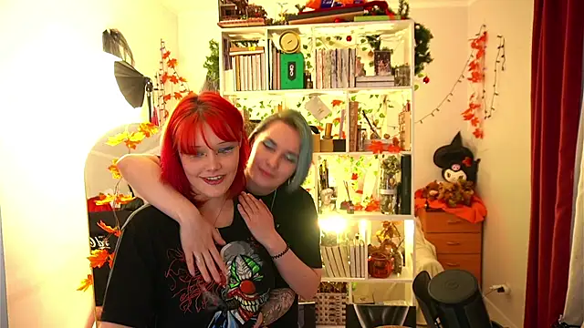 Snapshot of Sova173 chatting on November 6, 1:37 pm Sova173 online show from November 6, 1:37 pm