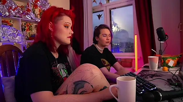 Snapshot of Sova173 chatting on December 3, 1:21 pm Sova173 online show from December 3, 1:21 pm