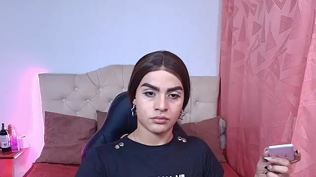 lailahdark online show from October 15, 4:22 am