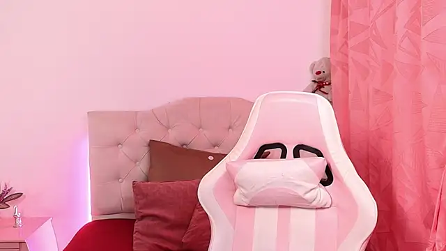 lailahdark online show from October 4, 3:52 am