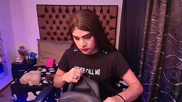 lailahdark online show from April 30, 8:27 pm