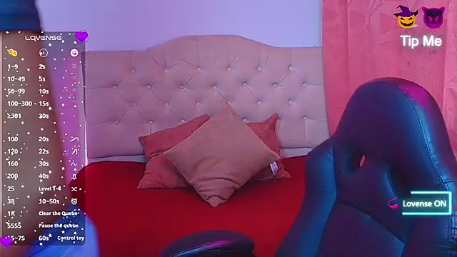 lailahdark online show from October 23, 4:44 am