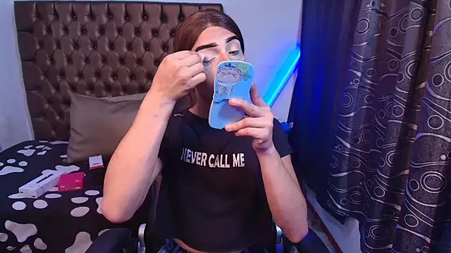 lailahdark online show from April 8, 10:00 pm