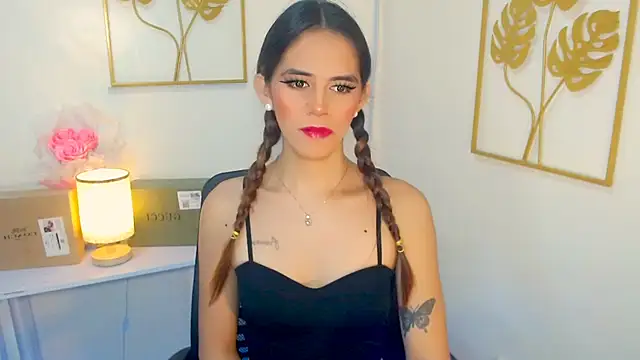 Snapshot of xPrecuioseChesca chatting on October 11, 12:44 am xPrecuioseChesca online show from October 11, 12:44 am