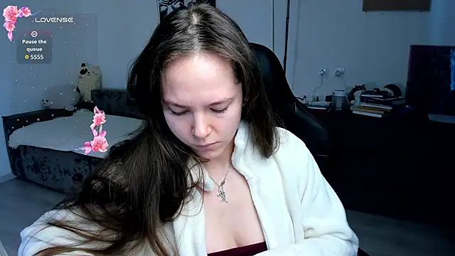 cute little ass online show from March 2, 12:12 pm