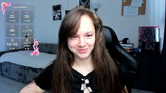 cute little ass online show from March 7, 5:03 am