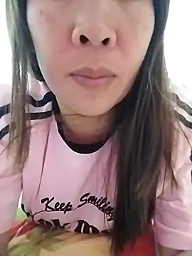 Snapshot of KateLyn08 chatting on December 15, 1:11 am KateLyn08 online show from December 15, 1:11 am