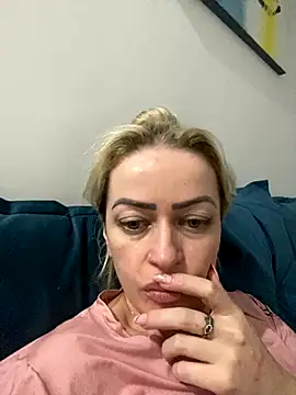 Snapshot of Alerquinasc chatting on October 1, 3:44 am Alerquinasc online show from October 1, 3:44 am