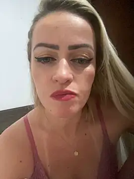 Snapshot of Alerquinasc chatting on November 6, 7:34 am Alerquinasc online show from November 6, 7:34 am