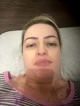 Snapshot of Alerquinasc chatting on December 16, 6:28 am Alerquinasc online show from December 16, 6:28 am