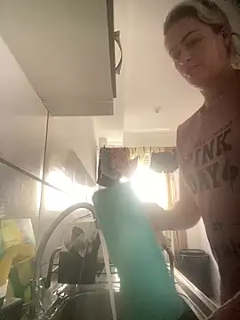 Snapshot of Alerquinasc chatting on December 19, 9:44 am Alerquinasc online show from December 19, 9:44 am