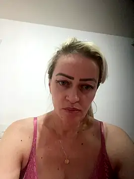 Snapshot of Alerquinasc chatting on October 23, 12:53 am Alerquinasc online show from October 23, 12:53 am