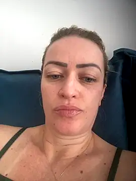 Snapshot of Alerquinasc chatting on November 2, 4:23 pm Alerquinasc online show from November 2, 4:23 pm