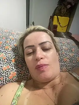 Snapshot of Alerquinasc chatting on December 3, 9:47 pm Alerquinasc online show from December 3, 9:47 pm