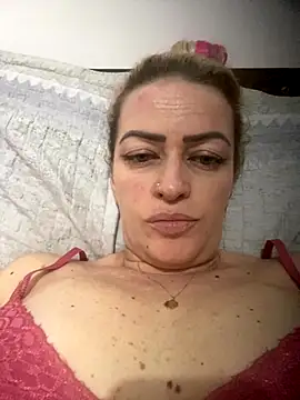 Snapshot of Alerquinasc chatting on October 17, 4:38 am Alerquinasc online show from October 17, 4:38 am