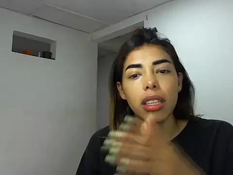 Snapshot of MeganAndMax@xh chatting on October 4, 12:56 am MeganAndMaxxh online show from October 4, 12:56 am