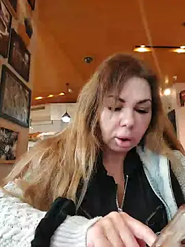 Snapshot of Alisasex@xh chatting on February 3, 1:40 pm Alisasexxh online show from February 3, 1:40 pm