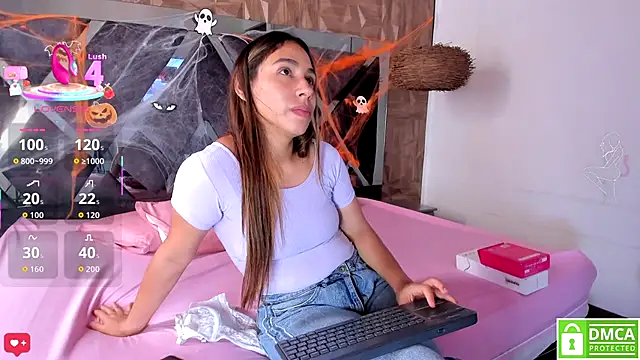 Selene  Lopez  online show from November 1, 8:25 pm