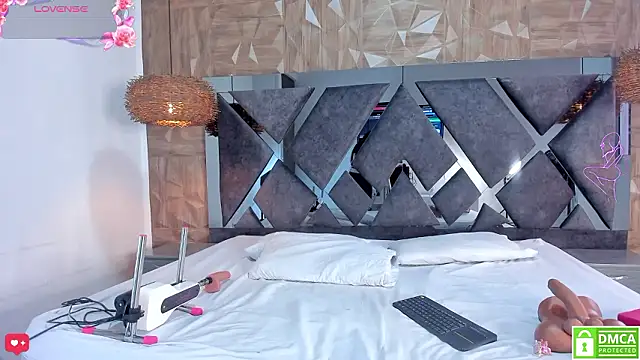 Selene  Lopez  online show from March 20, 7:48 pm