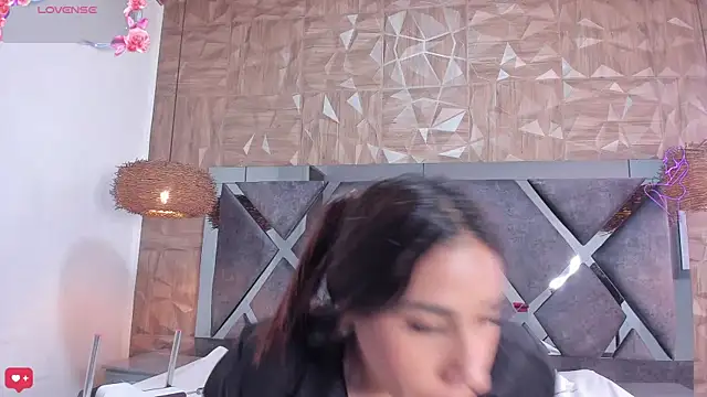 Selene  Lopez  online show from May 23, 7:46 pm