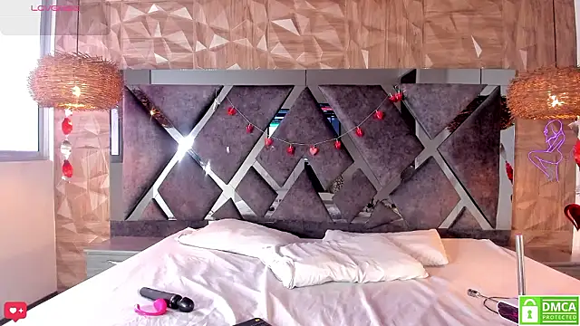 Selene  Lopez  online show from February 20, 7:49 pm