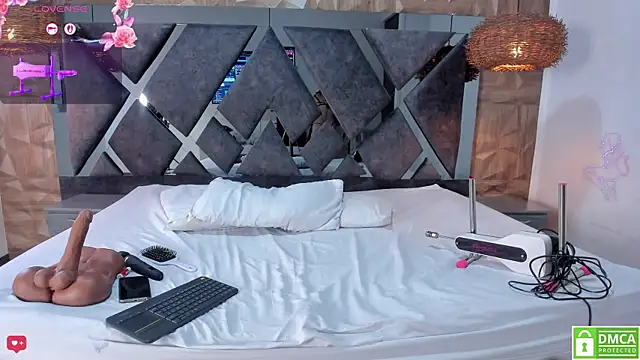 Selene  Lopez  online show from April 10, 7:54 pm