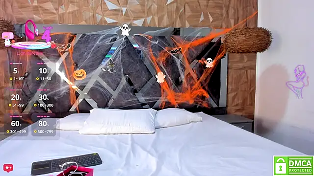 Selene  Lopez  online show from October 31, 8:05 pm