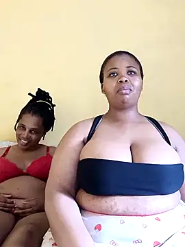Snapshot of Prettyboobiesx chatting on October 18, 10:39 am Prettyboobiesx online show from October 18, 10:39 am