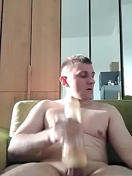 paulh22 online show from December 18, 11:25 am