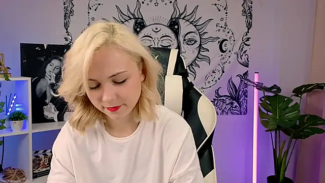 Charlotte Colinss online show from September 16, 4:35 am