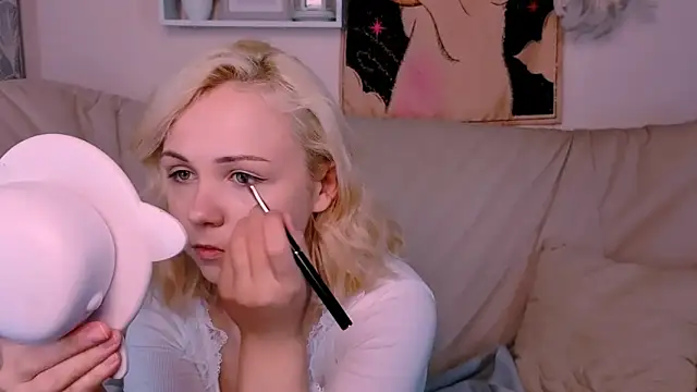 Charlotte Colinss online show from September 13, 3:17 am
