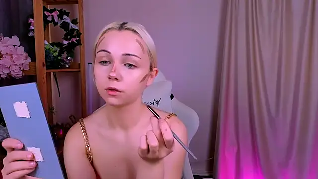Charlotte Colinss online show from September 24, 3:02 am