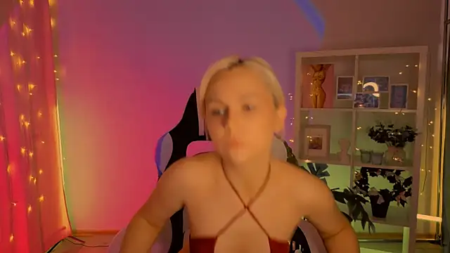 Charlotte Colinss online show from June 1, 4:02 am