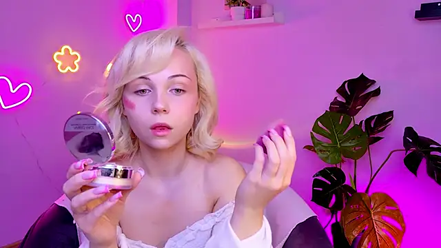 Charlotte Colinss online show from March 15, 4:30 am