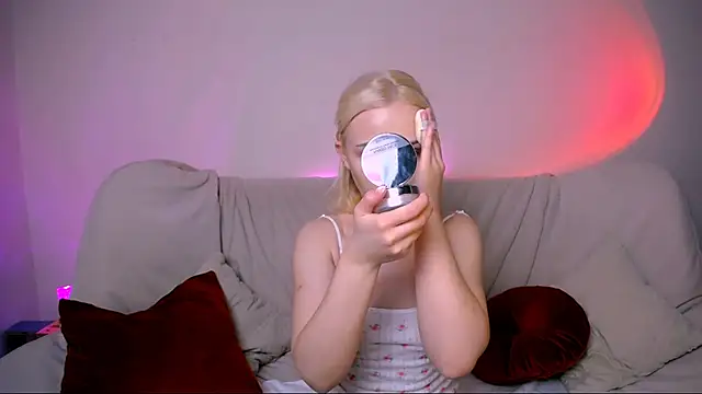 Charlotte Colinss online show from February 17, 4:21 am