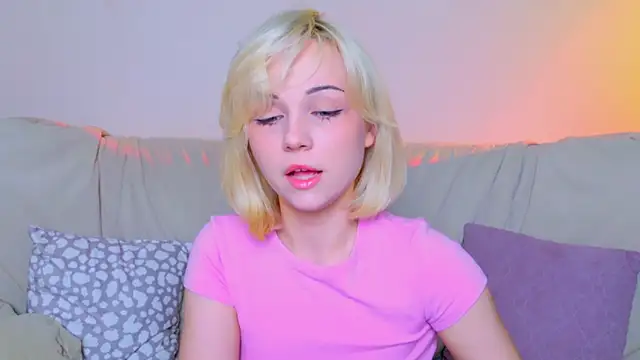 Charlotte Colinss online show from May 9, 5:44 am