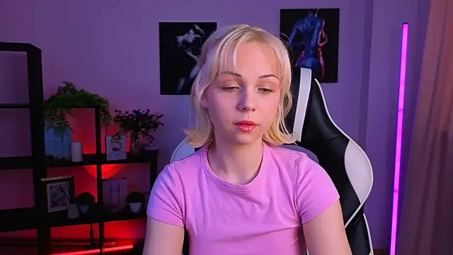 Charlotte Colinss online show from April 4, 3:57 am