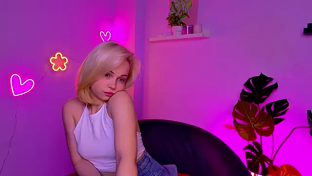 Charlotte Colinss online show from March 9, 3:43 am