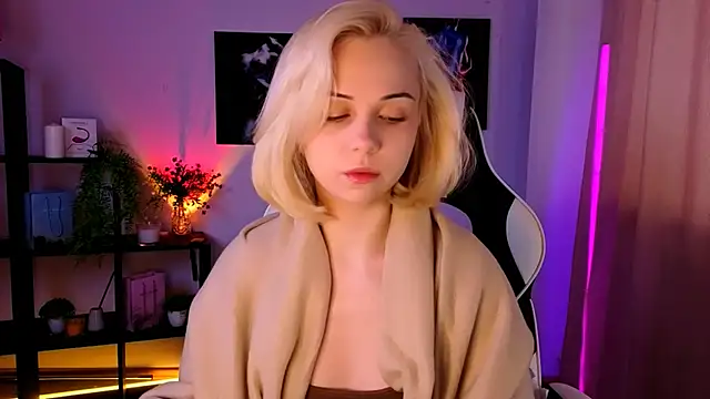 Charlotte Colinss online show from May 26, 3:48 am