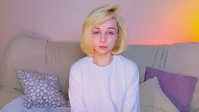 Charlotte Colinss online show from May 11, 4:03 am