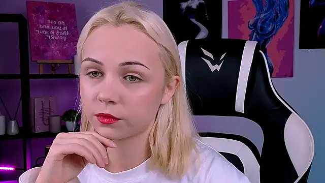 Charlotte Colinss online show from October 13, 2:57 am