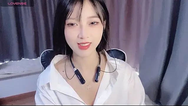 Snapshot of Cicicici-cc chatting on October 24, 2:43 am Cicicici-cc online show from October 24, 2:43 am