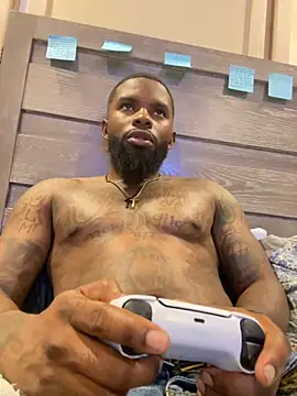 Snapshot of StandOnthatboy chatting on October 6, 12:23 am StandOnthatboy online show from October 6, 12:23 am