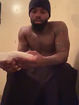 Snapshot of StandOnthatboy chatting on October 31, 7:10 pm StandOnthatboy online show from October 31, 7:10 pm